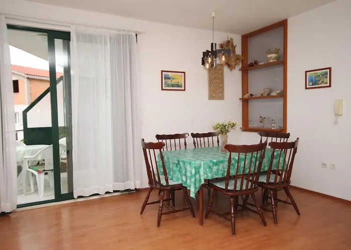 With Parking Space - Makarska - 6907 Apartamento Brela