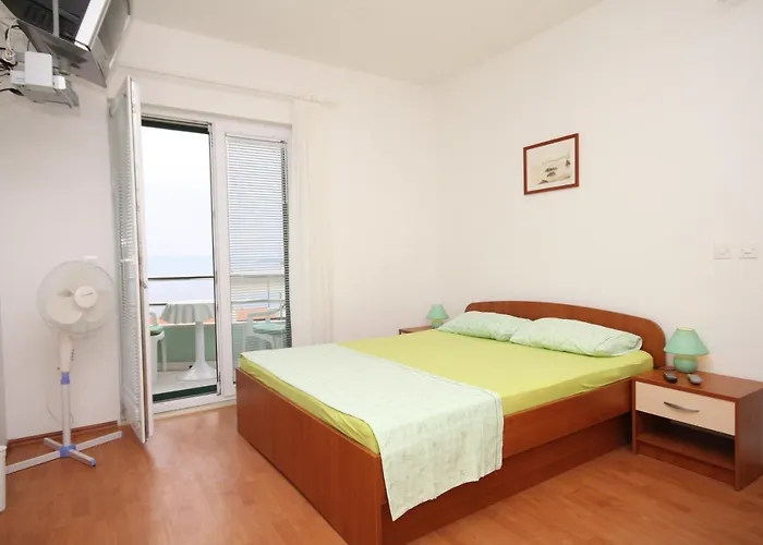 With Parking Space - Makarska - 6907