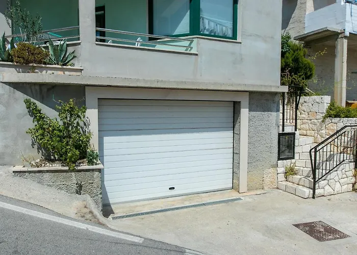 With Parking Space - Makarska - 6907 * Brela