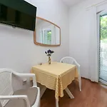 With Parking Space - Makarska - 6907 Apartmán *
