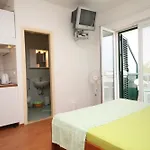 With Parking Space - Makarska - 6907 Brela