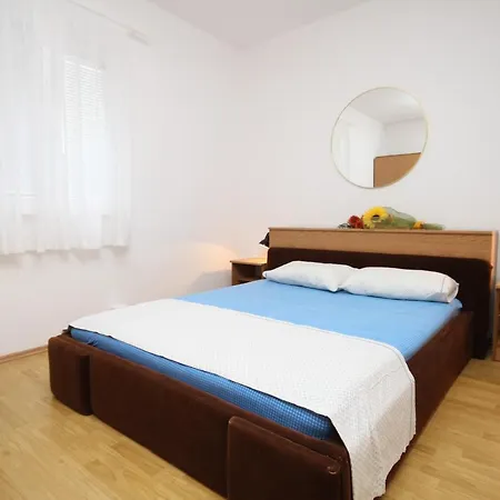 Lägenhet With Parking Space Brela, Makarska - 6907