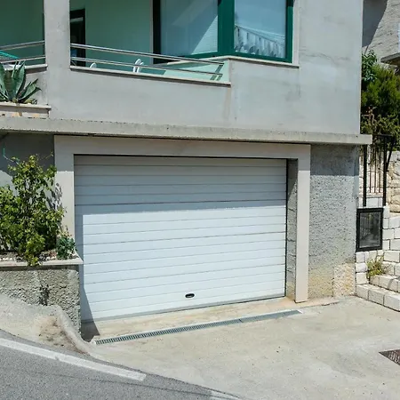 With A Parking Space Brela, Makarska - 6907 * 브렐라