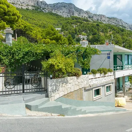 With A Parking Space Brela, Makarska - 6907 아파트 *