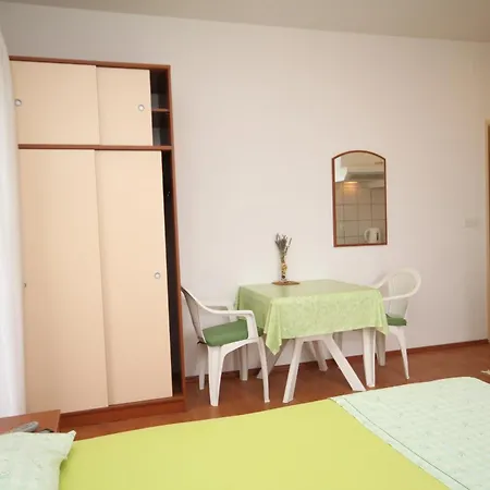 With Parking Space - Makarska - 6907 Brela