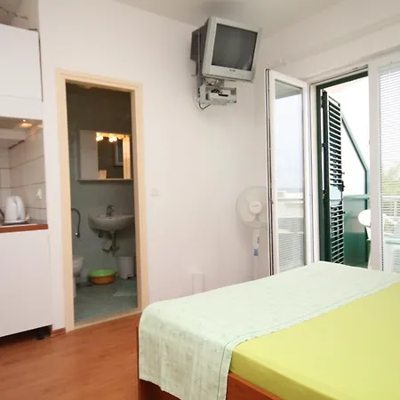 With Parking Space - Makarska - 6907 Brela
