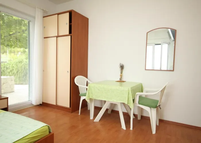 Apartments With Parking Space Brela - Makarska - 6907 Apartment *